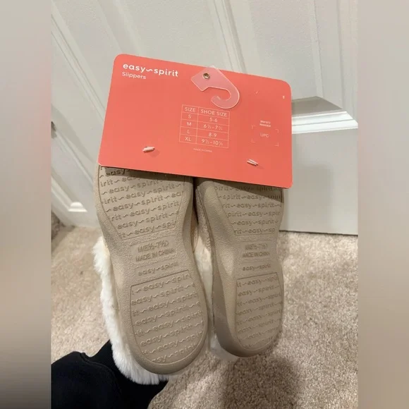 Easy Spirit Cream Slippers Brand New - Picture 2 of 2
